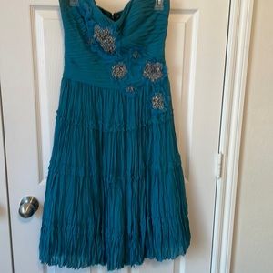 BCBG strapless cocktail dress, teal with sequins size 6, good condition,